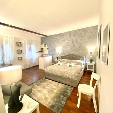 Navona Suite Viola Roma Esterno foto