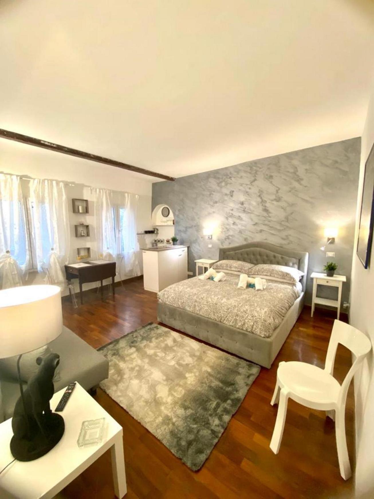 Navona Suite Viola Roma Esterno foto